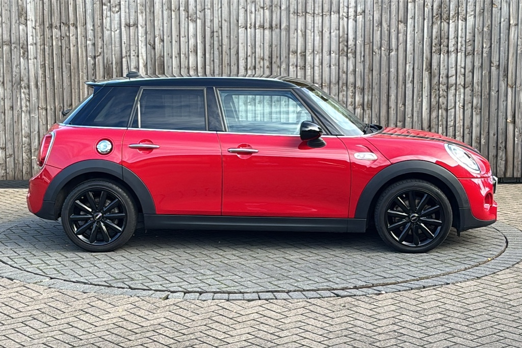 Mini Hatch 2.0 Cooper S Classic II 192 Ps YC19LNK Red #4
