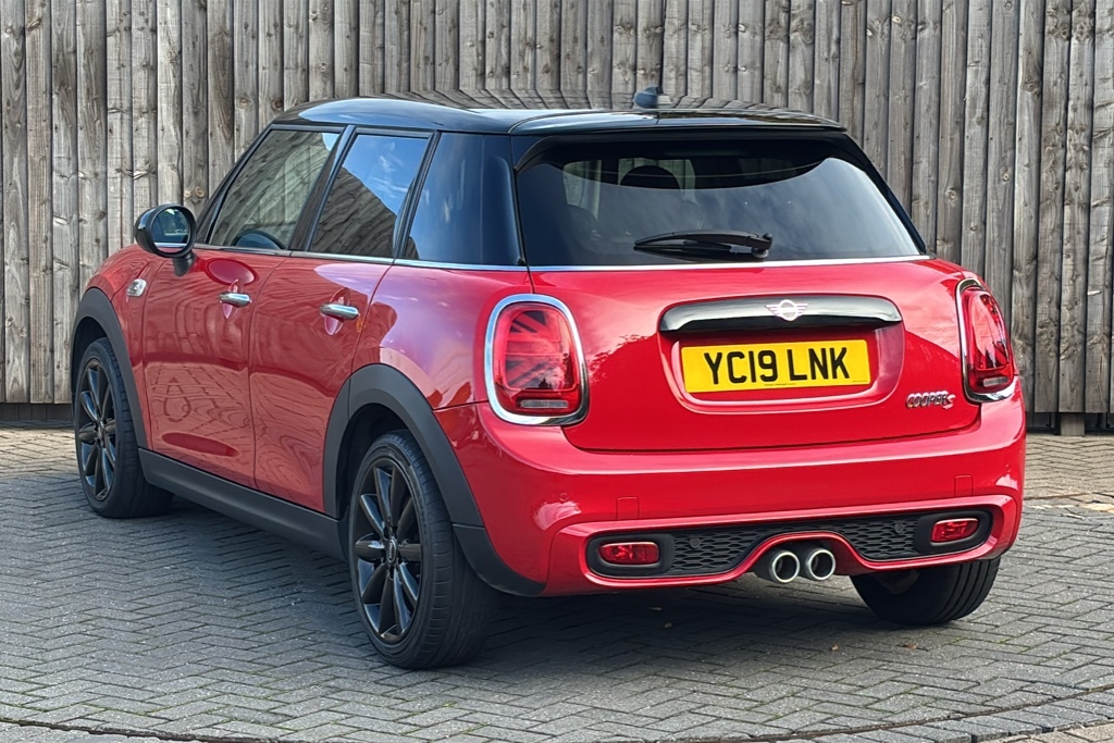 Mini Hatch 2.0 Cooper S Classic II 192 Ps YC19LNK Red #3