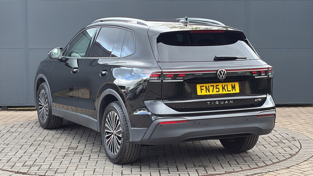 Volkswagen Tiguan 1.5 Etsi 150 Match Dsg 150 Ps FN75KLM Black #3