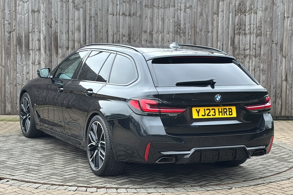 BMW 5 Series 520D Mht M Sport Step 190 Ps YJ23HRB Black #3