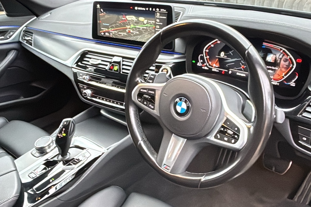 BMW 5 Series 520D Mht M Sport Step 190 Ps YJ23HRB Black #6