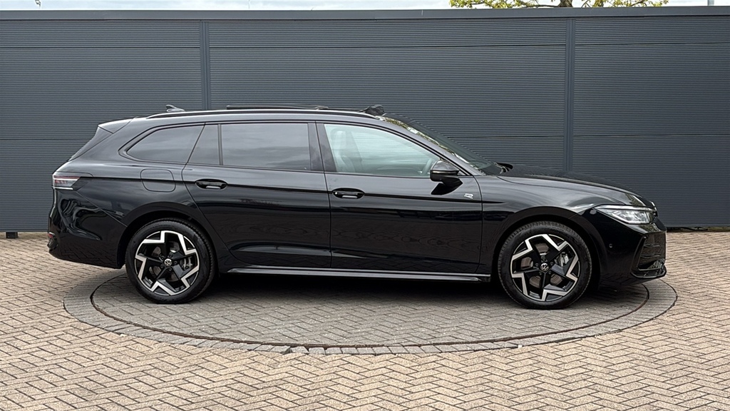 Volkswagen Passat 1.5 Tsi Ehybrid 272 R-line Dsg 272 Ps KM25FFN Black #4
