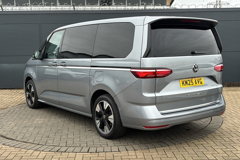Volkswagen Multivan 2.0 Tdi Style Lwb Dsg 150 Ps KM25AVG Silver #3