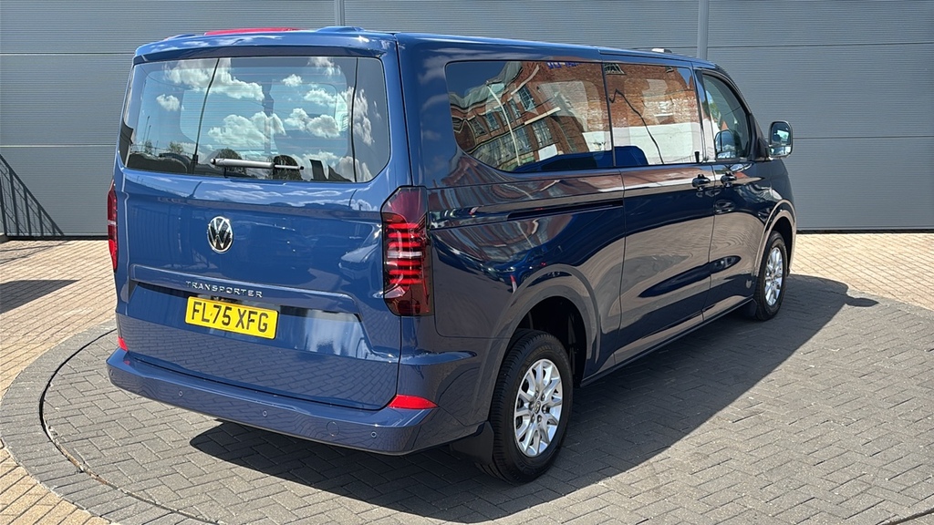 Volkswagen Transporter Shuttle 2.0 Tdi 150Ps Minibus Life 150 Ps Blue #3