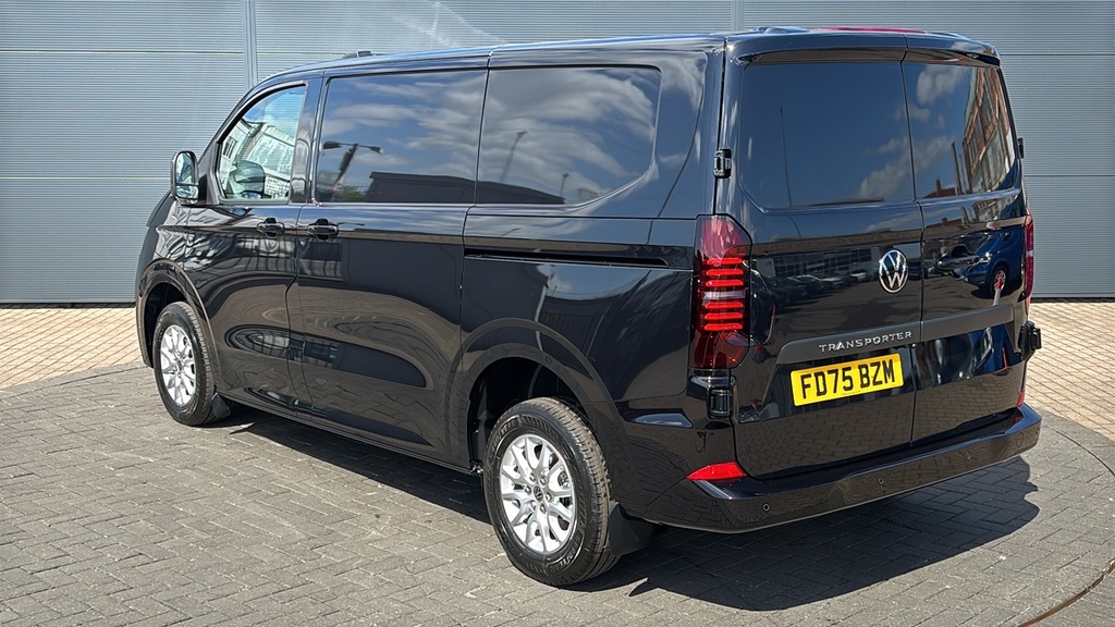Volkswagen Transporter 2.0 Tdi 170 Commerce Pro Van 170 Ps FD75BZM Black #3