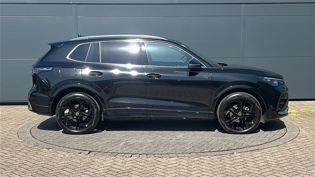 Volkswagen Tiguan 1.5 Etsi 150 R-line Dsg 150 Ps KY75TGV Black #4