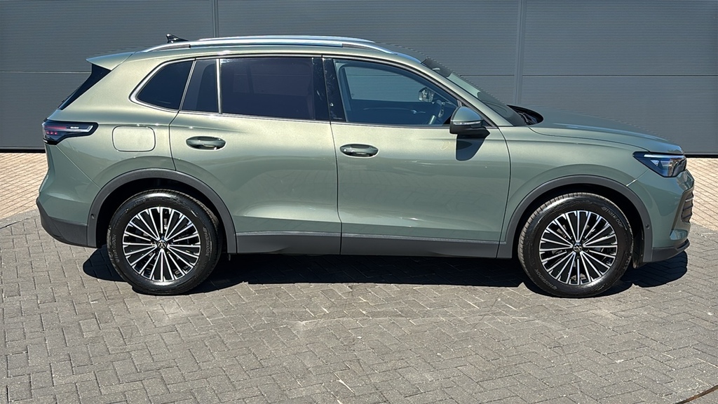 Volkswagen Tiguan 1.5 Etsi 150 Match Dsg 150 Ps FN75KTV Green #4