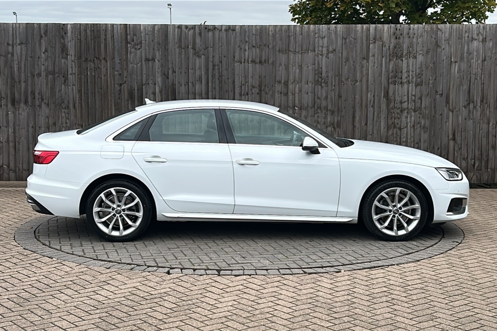 Audi A4 35 Tdi Sport S Tronic 163 Ps KY70EFS White #4