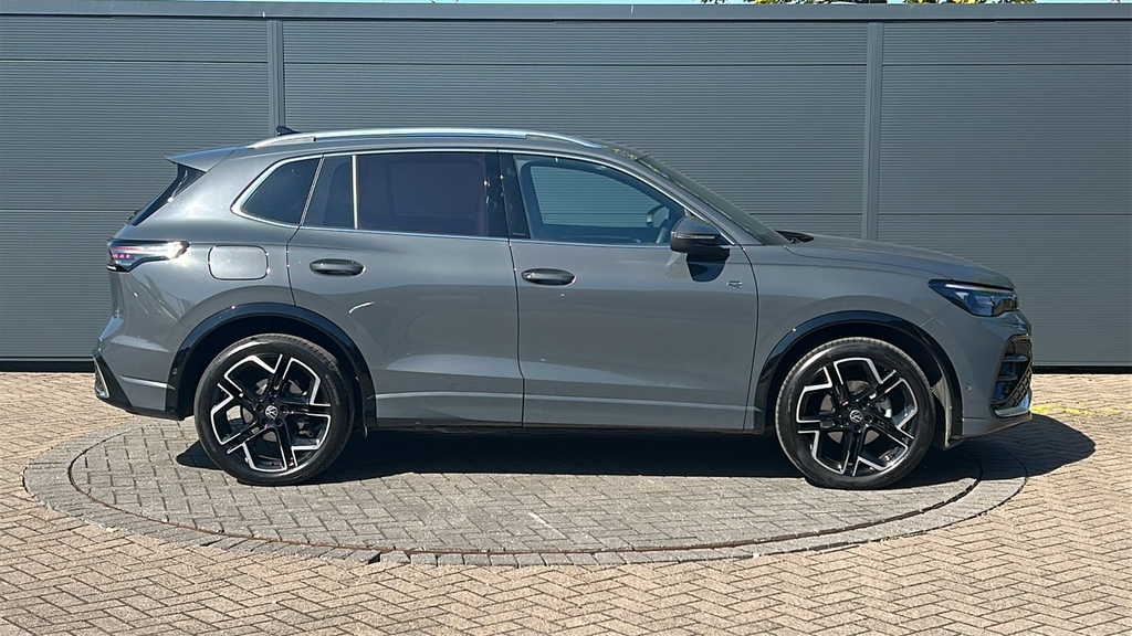 Volkswagen Tiguan 1.5 Etsi 150 R-line Dsg 150 Ps KM75UPJ Grey #4