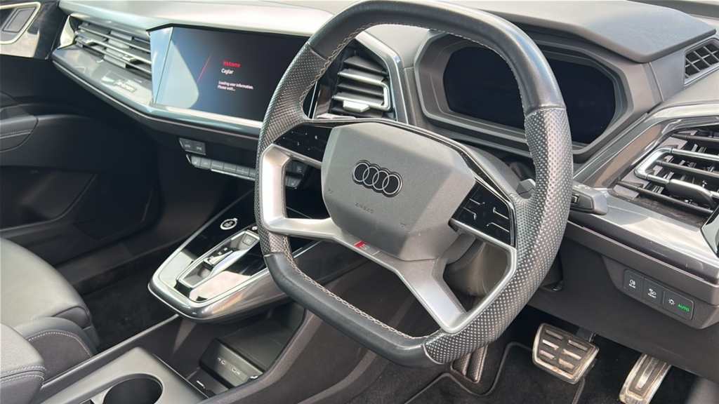 Audi Q4 E Tron 150Kw 40 82Kwh Black Edition 204 Ps LY24AKU Blue #6