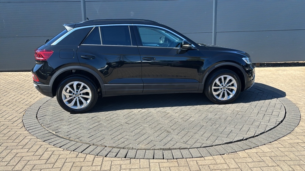 Volkswagen T-Roc 1.5 Tsi Match Dsg 150 Ps GF75FRC Black #4