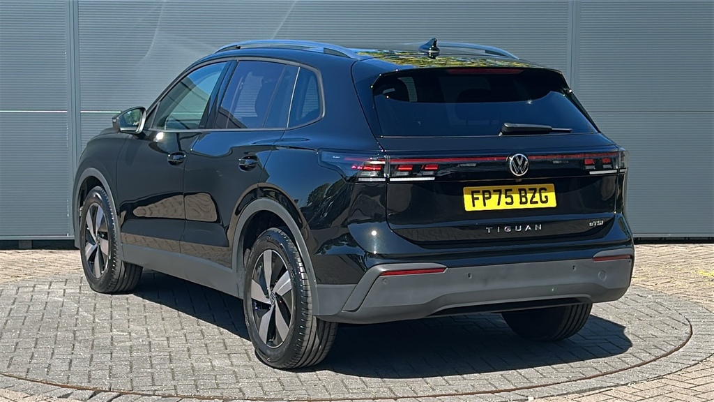 Volkswagen Tiguan 1.5 Etsi 150 Match Dsg 150 Ps FP75BZG Black #3