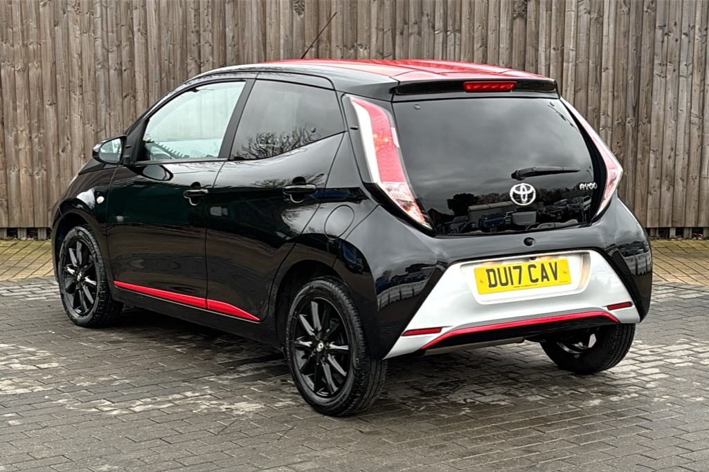 Toyota Aygo 1.0 Vvt-i X-press 68 Ps DU17CAV Black #3