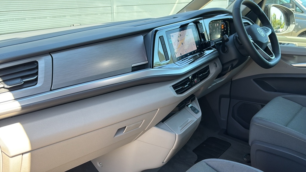 Volkswagen Multivan 2.0 Tdi Life Dsg 150 Ps KW75EPX Black #2