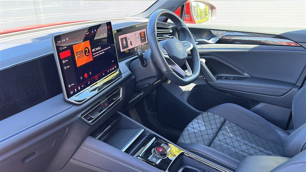 Volkswagen Tiguan 1.5 Etsi 150 R-line Dsg 150 Ps FE25XNL Red #2