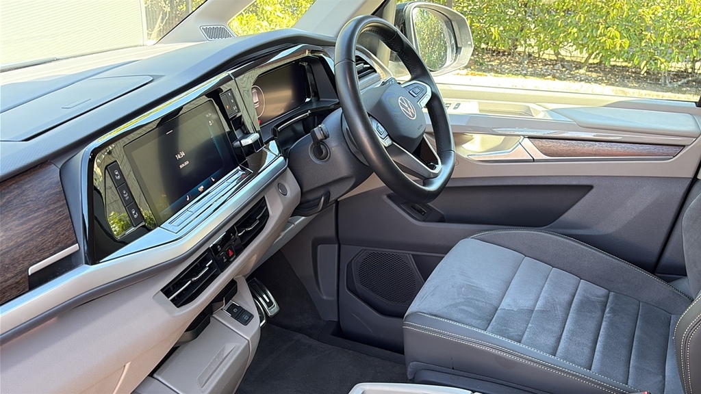 Volkswagen Multivan 2.0 Tsi Style Dsg 6 Seat 204 Ps Silver #2