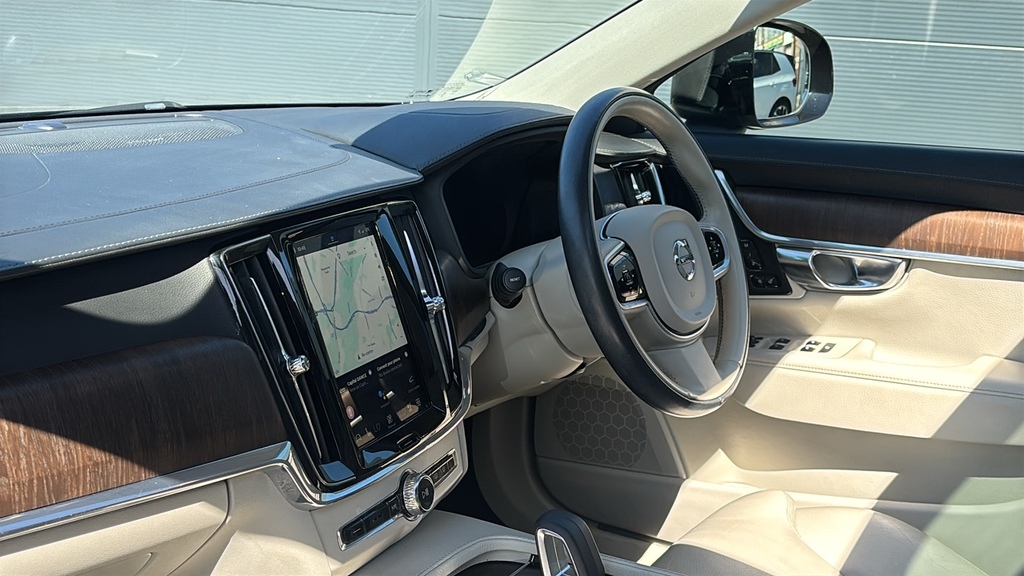 Volvo V90 Cross Country 2.0 B5d Cross Country Awd 235 Ps Black #2