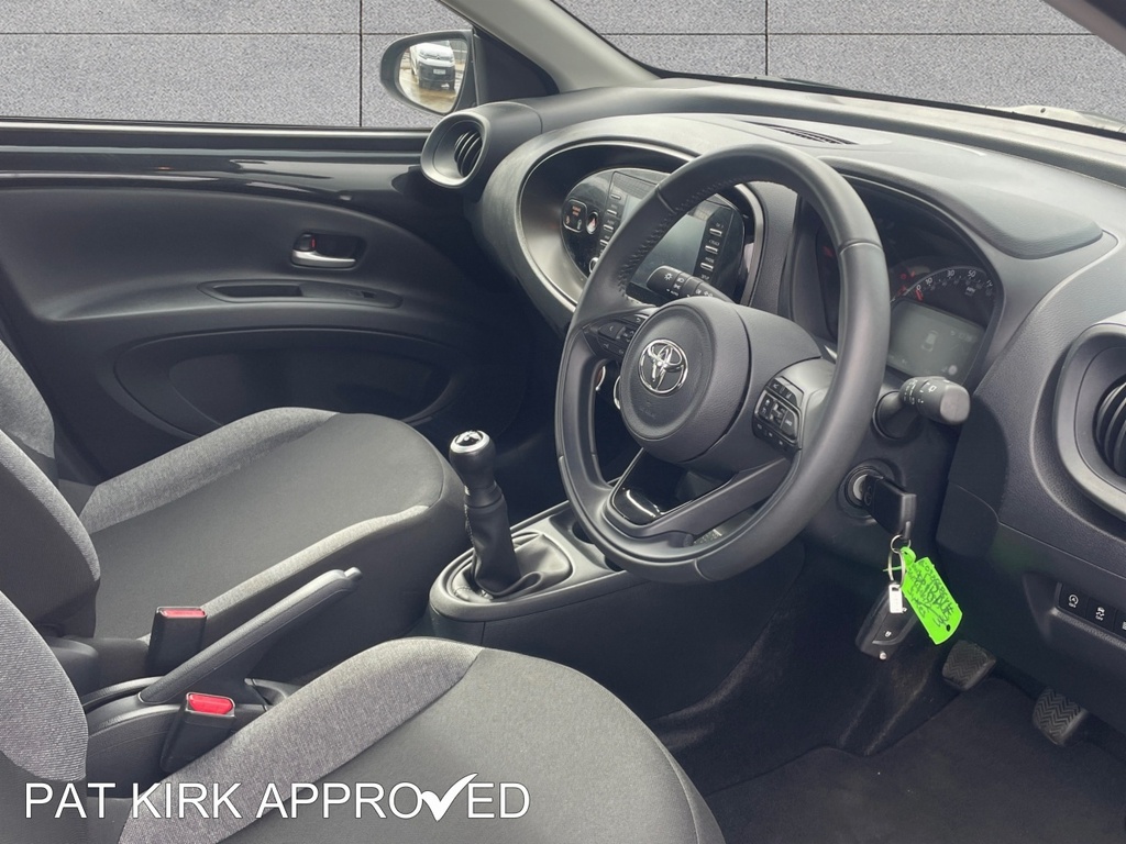 Toyota Aygo X 1.0 Vvt-i Pure URZ4845 Black #5