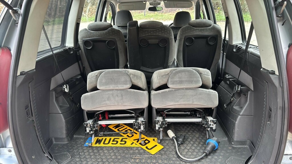 Peugeot 807 Executive Hdi 5-Door Silver #24