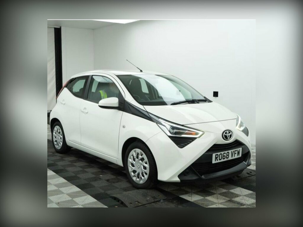 Toyota Aygo 1.0 Vvt-i X-play Euro 6 White
