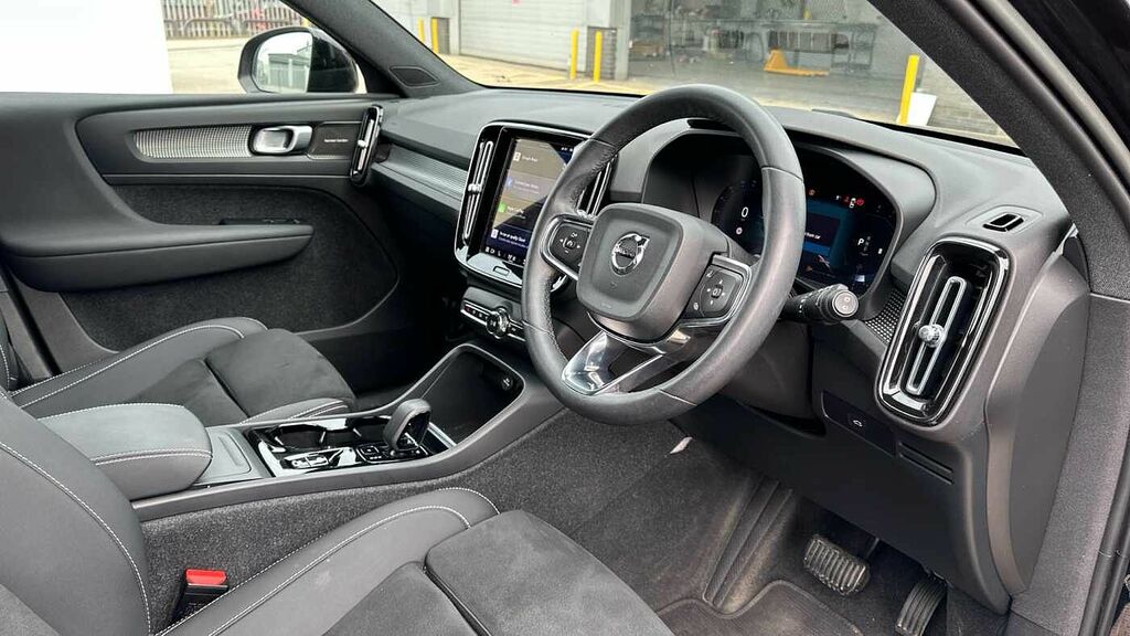 Volvo XC40 Ultimate, B4 Mild Hybrid, Dark LK23TSO Black #4