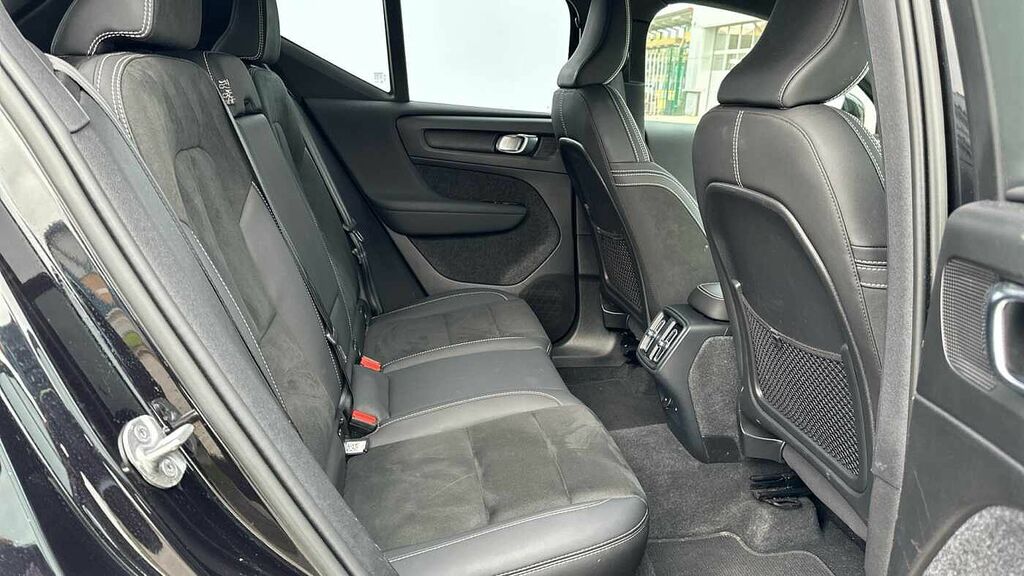 Volvo XC40 Ultimate, B4 Mild Hybrid, Dark LK23TSO Black #6