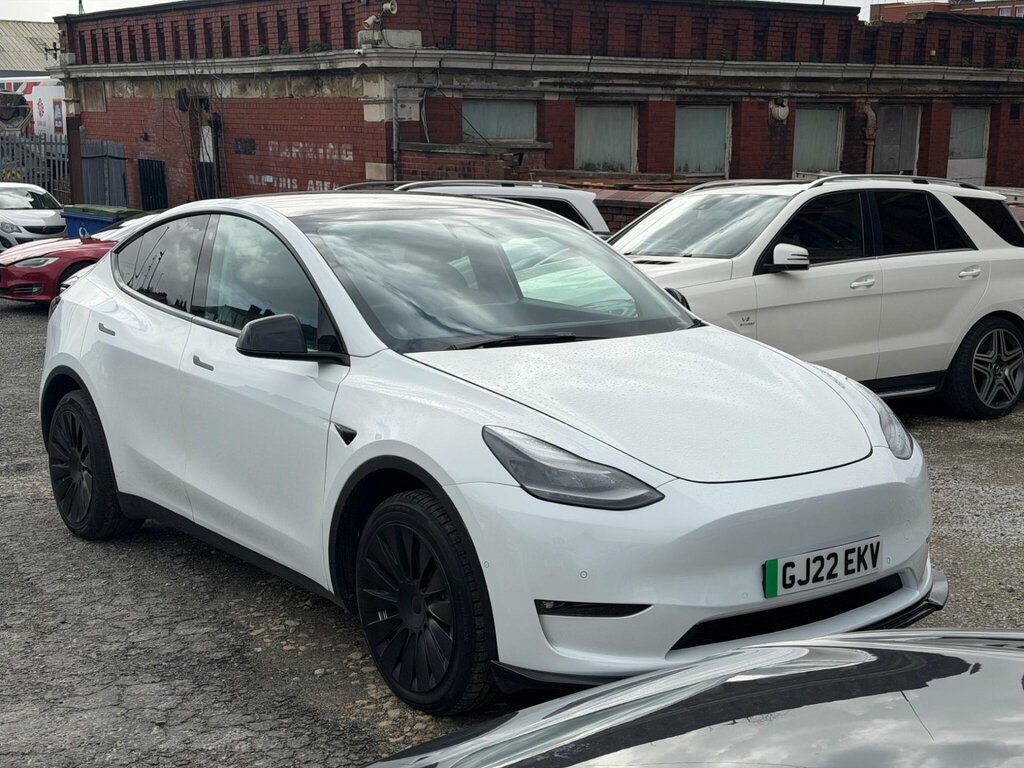Tesla Model Y Dual Motor Long Range 4Wde White
