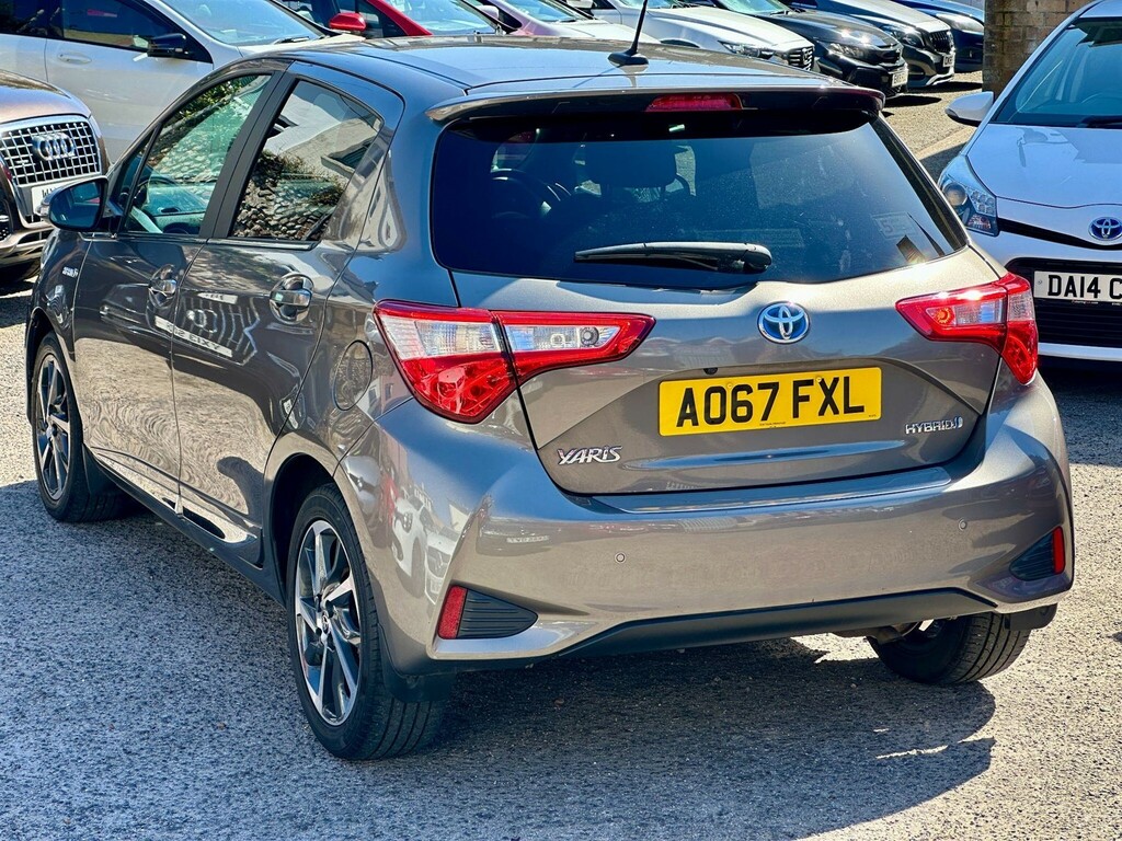 Toyota Yaris Hatchback AO67FXL Brown #4