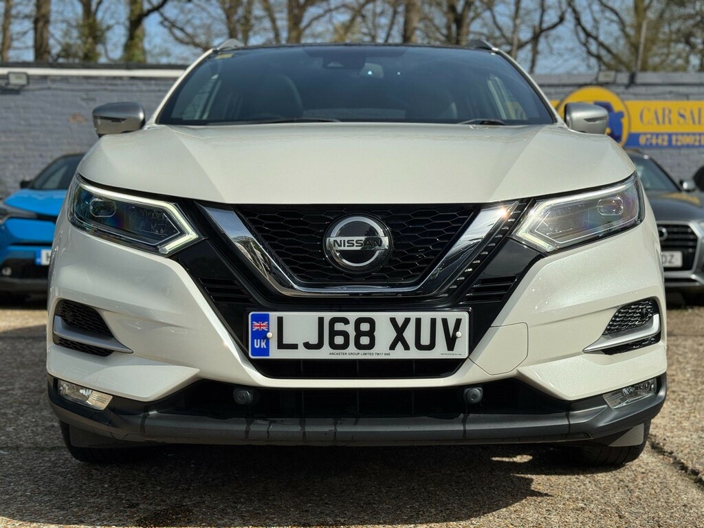 Nissan Qashqai Suv LJ68XUV White #2