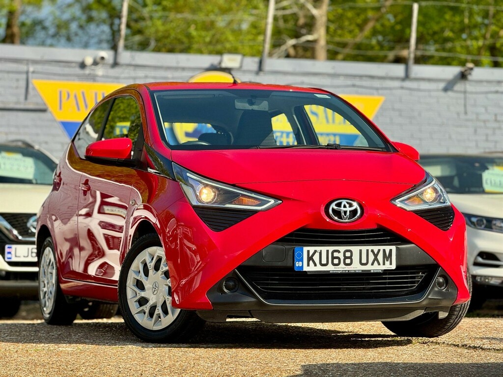 Toyota Aygo Hatchback KU68UXM Red #5