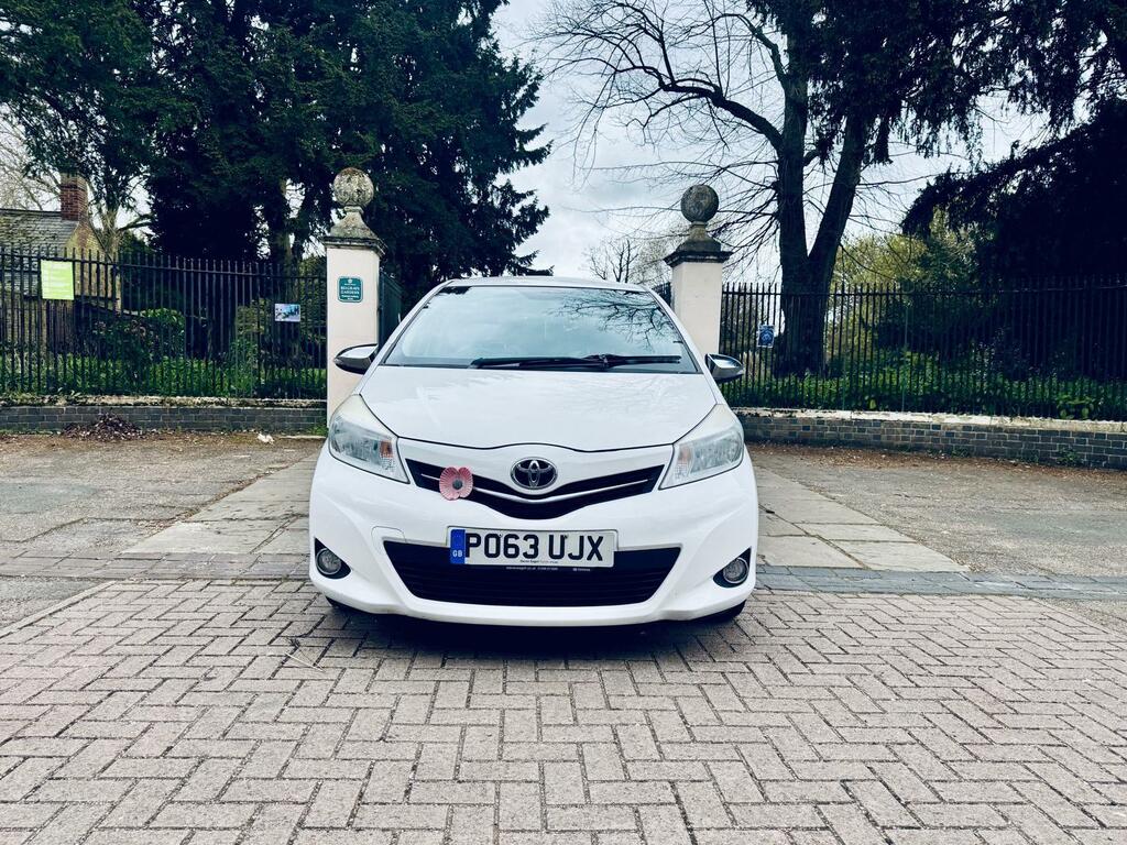 Toyota Yaris Trend Vvt-i PO63UJX White #3