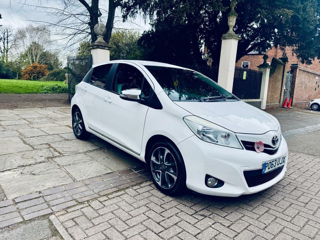 Toyota Yaris Trend Vvt-i PO63UJX White
