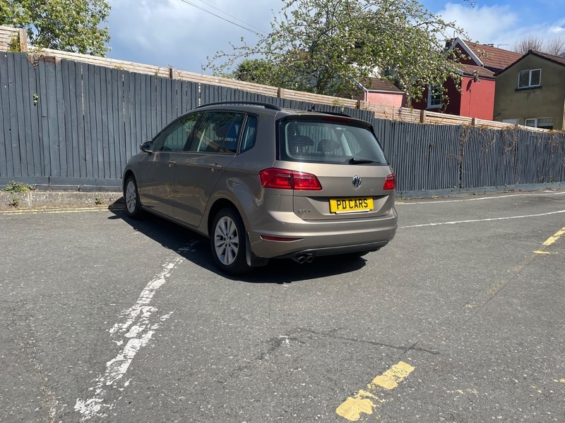 Volkswagen Golf SV Se Tsi Dsg Gold #4