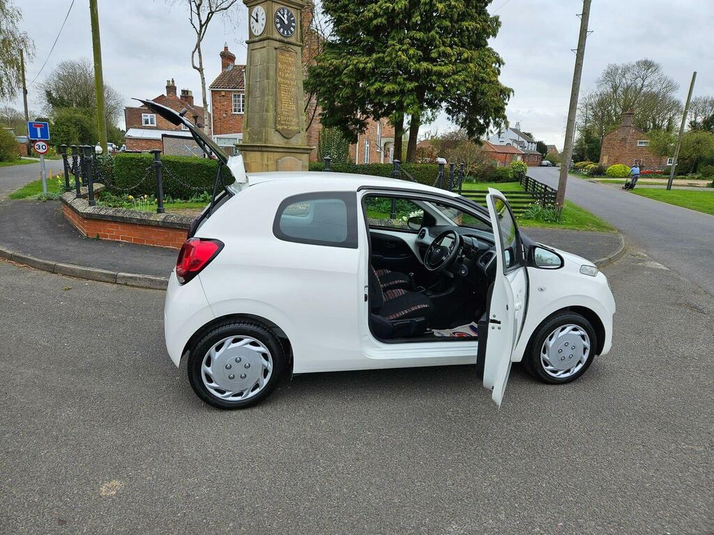 Citroen C1 Hatchback 1.0 Vti Feel Euro 6 201717 SK17EHP White #3
