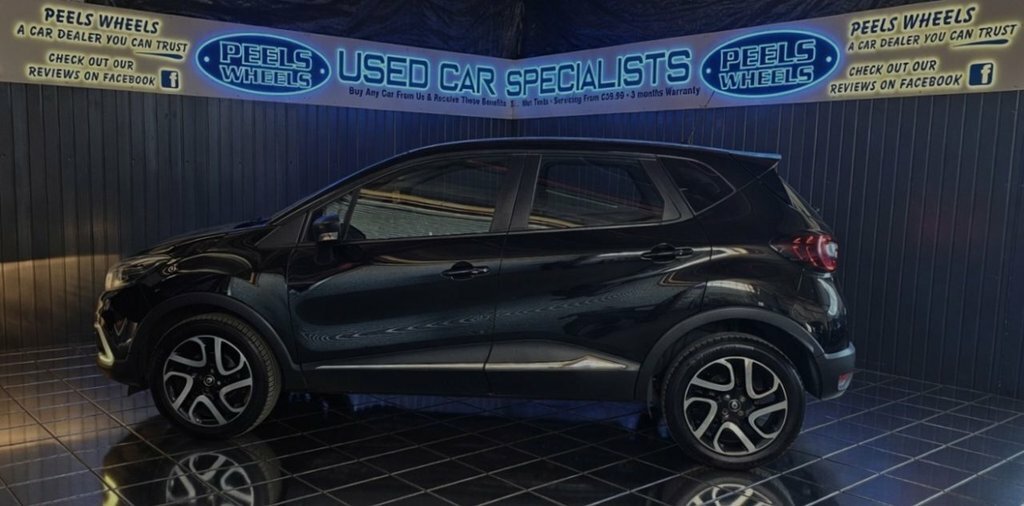 Renault Captur Suv EA67PNE Black #3