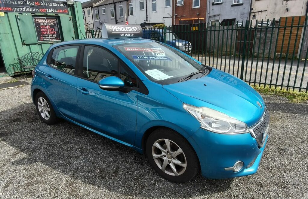 Peugeot 208 208 Active CE13KMM Black #2