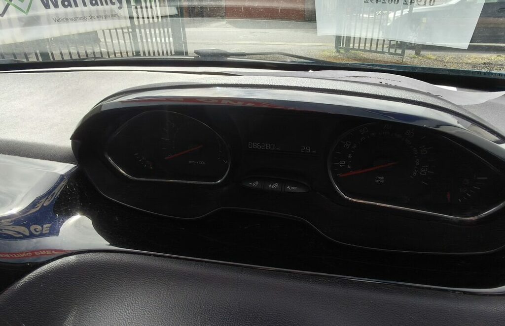 Peugeot 208 208 Active CE13KMM Black #6