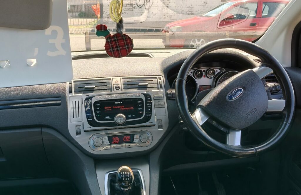 Ford Kuga Suv EJ58JTO Black #5