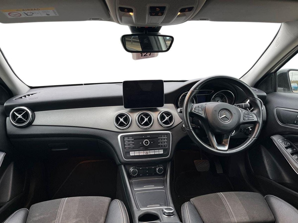 Mercedes-Benz GLA Class 1.6 Gla180 Gpf Urban Edition Suv 7G Dct LM69OOW White #6