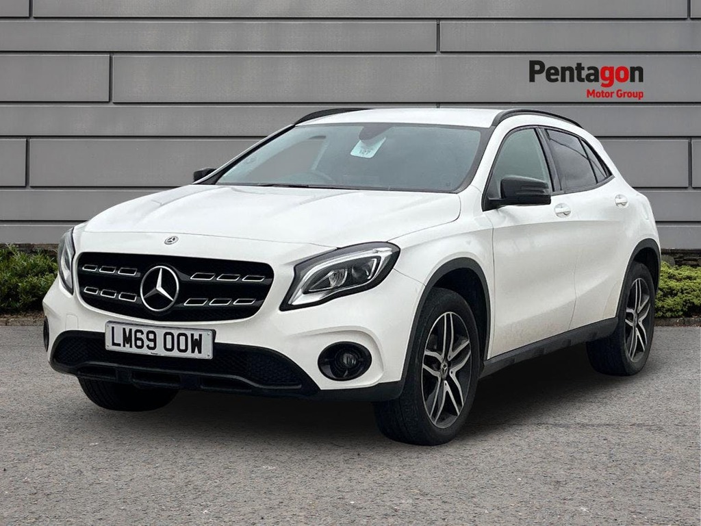 Mercedes-Benz GLA Class 1.6 Gla180 Gpf Urban Edition Suv 7G Dct LM69OOW White #3
