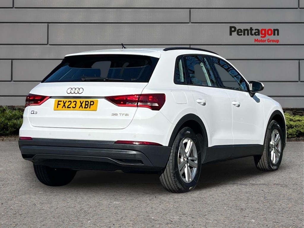Audi Q3 1.5 Tfsi Cod 35 Technik Suv Euro FX23XBP White #4