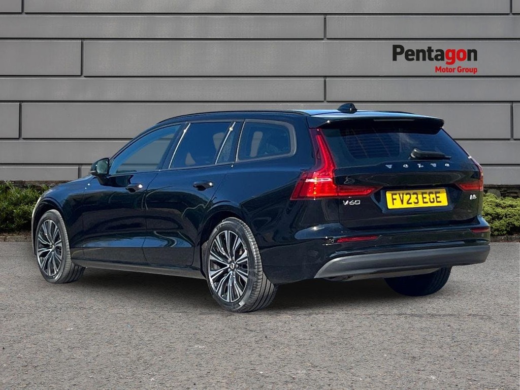 Volvo V60 2.0 B3 Mhev Core Estate Hybrid Dct Black #2