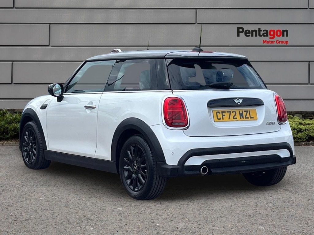 Mini Hatch 1.5 Cooper Classic Hatchback Steptronic CF72WZL White #2