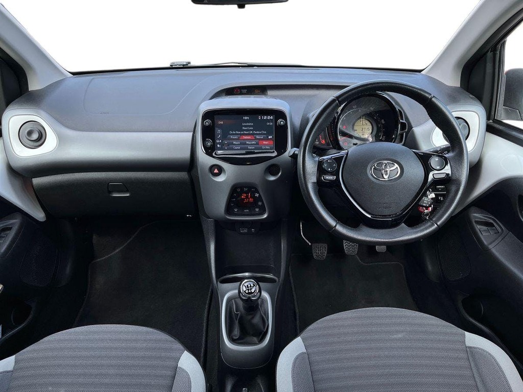 Toyota Aygo 1.0 Vvt I X Trend Hatchback Euro YP20HRA White #6