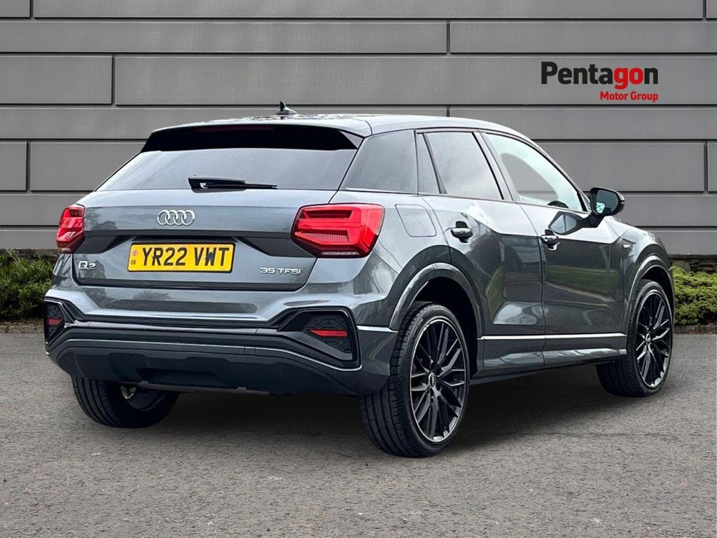 Audi Q2 1.5 Tfsi Cod 35 Black Edition Suv S Tro YR22VWT Grey #4