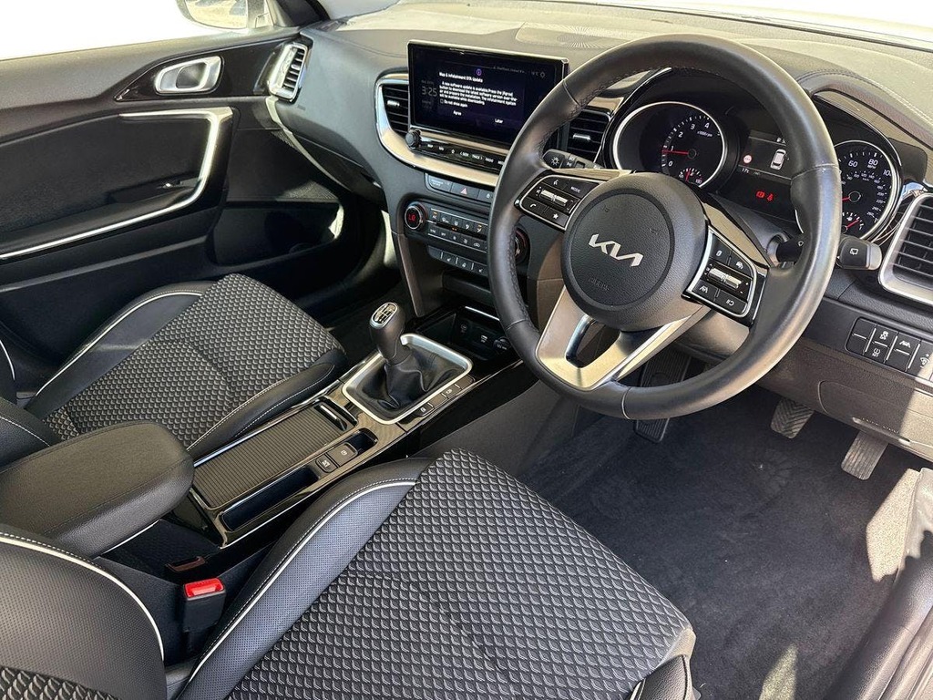 Kia Ceed 1.5 T Gdi 3 Sportswagon Euro 6 LA25NLZ White #5