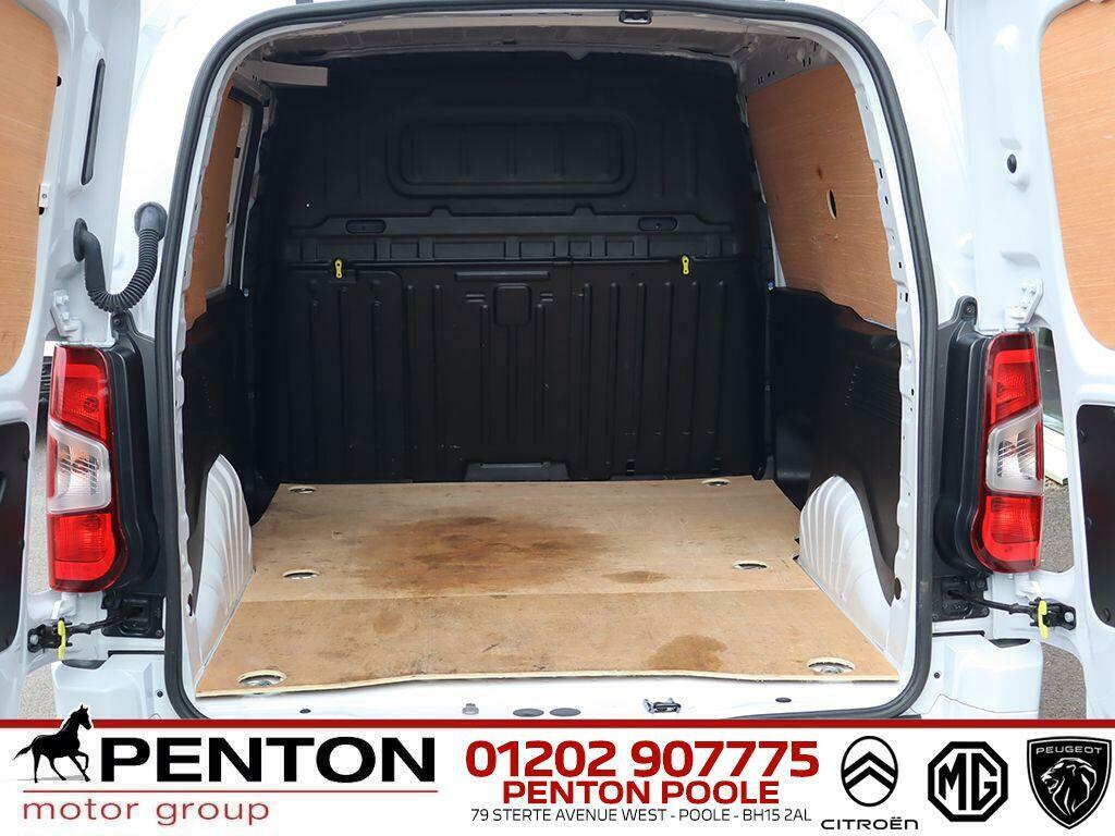 Vauxhall Combo 1.5 Turbo D 2300 Pro Panel Van Swb Euro 6 Ss DP24SNU White #3