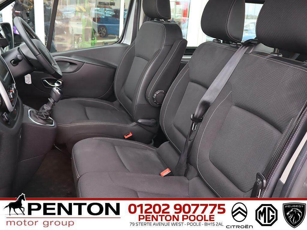 Renault Trafic 2.0 Dci Energy 28 Sport Nav Swb Euro 6 Ss Grey #3