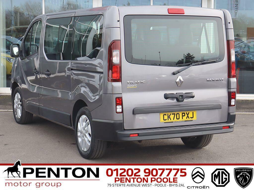 Renault Trafic 2.0 Dci Energy 28 Sport Nav Swb Euro 6 Ss Grey #4