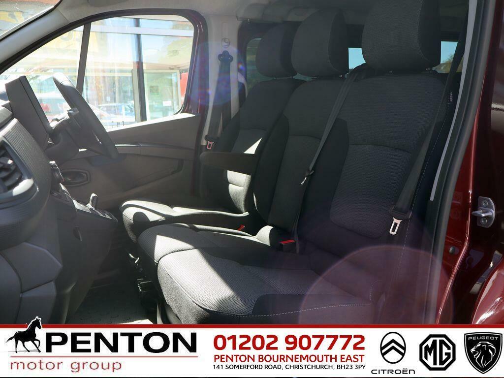 Renault Trafic 2.0 Dci Ll30 Advance Edc L2 H1 Euro 6 Ss 9 SA75RYW Red #3